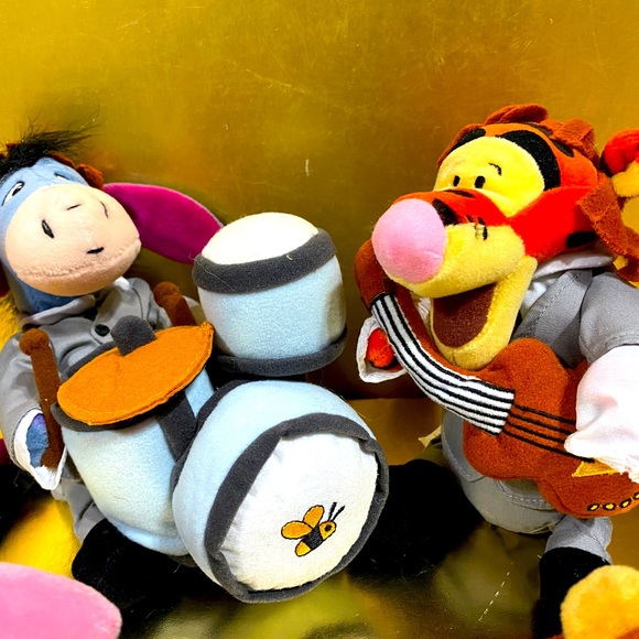 DISNEY STORE EXCLUSIVE NWT VTG WINNIE THE POOH 1984 ROCK BAND BEAN BAG PLUSH (4) - Picture 12 of 13